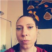 Coach sportif. Athlète de haut niveau en athlétisme. Cours de reprise à la préparation physique. Cours spécial femme
